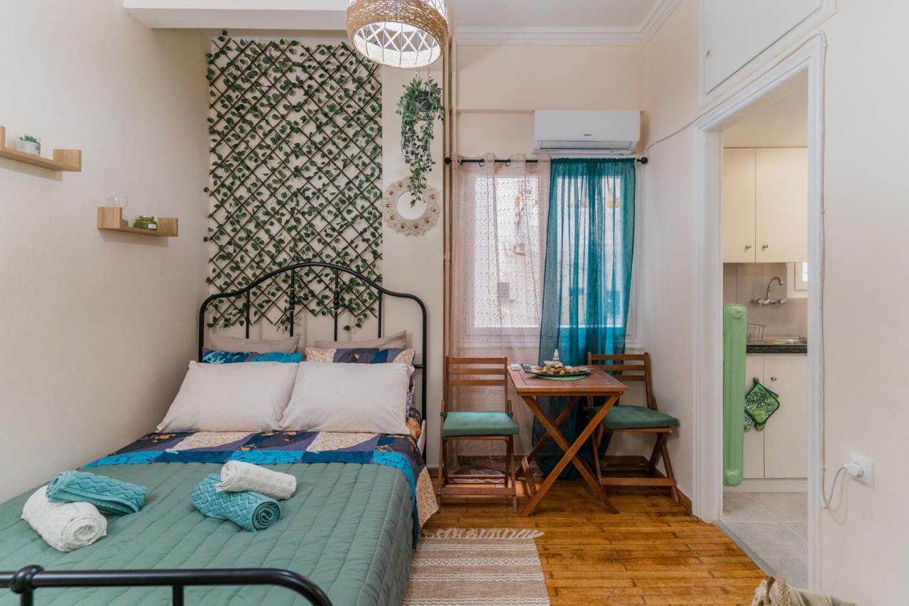 Green Boho Apartment Афины Экстерьер фото