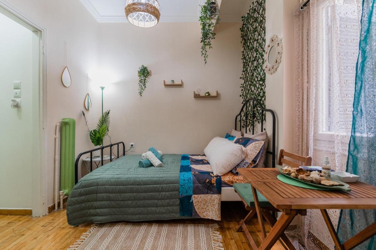 Green Boho Apartment Афины Экстерьер фото