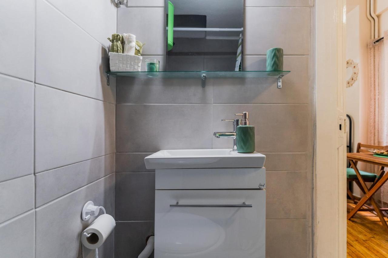 Green Boho Apartment Афины Экстерьер фото