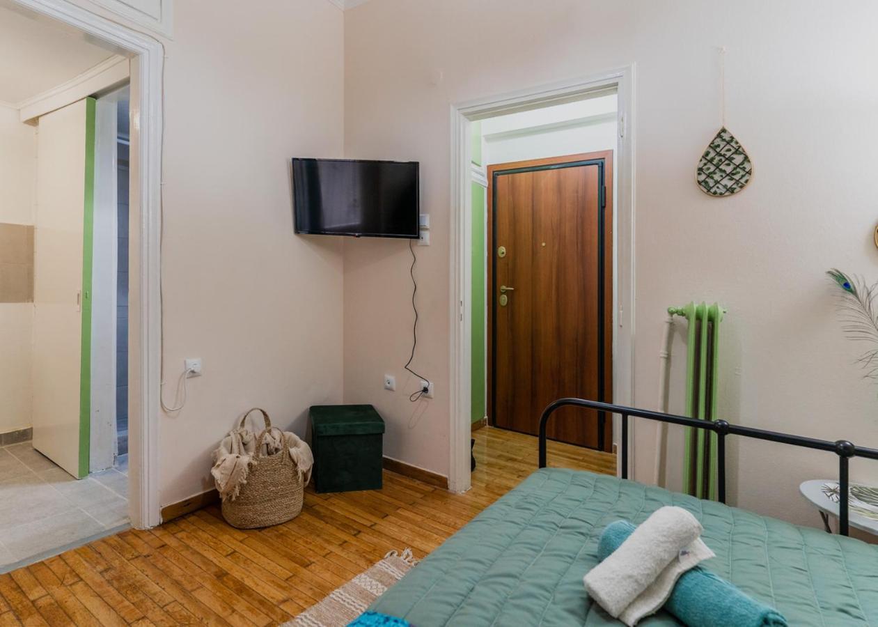 Green Boho Apartment Афины Экстерьер фото